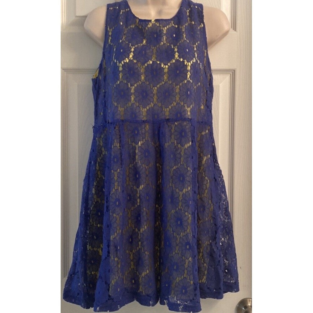 Magic NWT Shift Lace Dress Blue Yellow Knee Length Sleeveles Lined